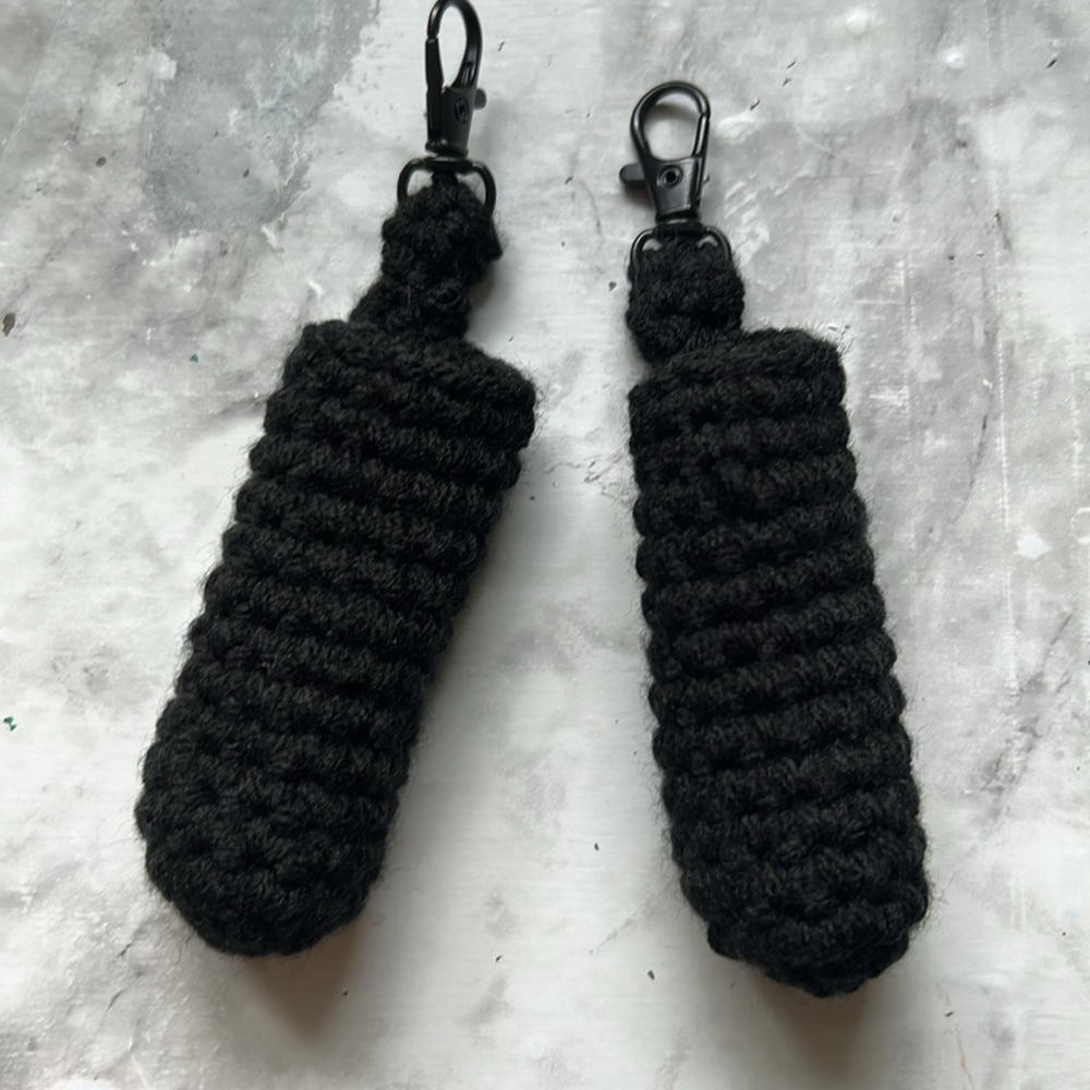 (2) You pick color Crochet lip balm Holder Keychain - Picture 4 of 6